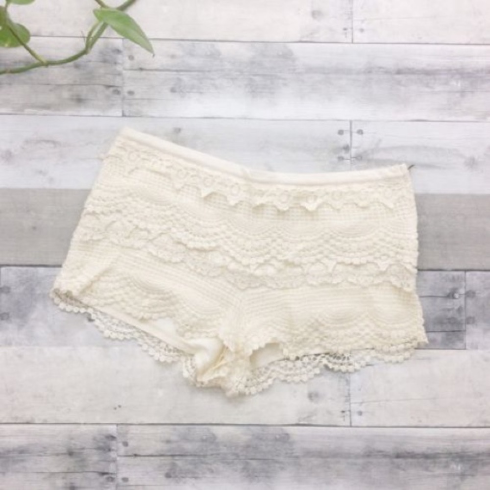 🌟Urban Outfitters Lace Shorts🌟